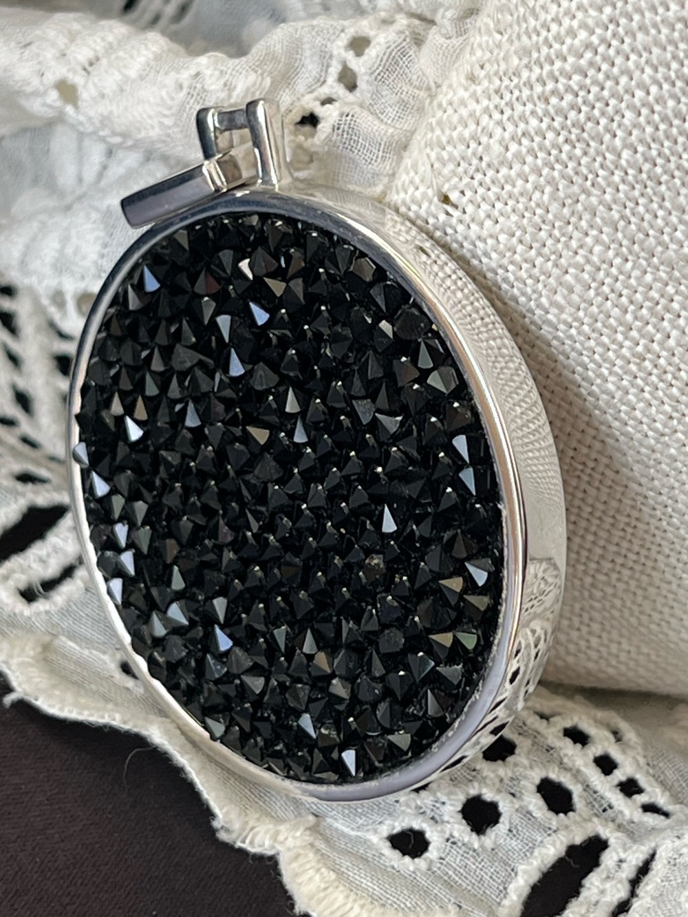 Touchstone Crystal 🎸Rock and Roll Pendant 🖤🤍